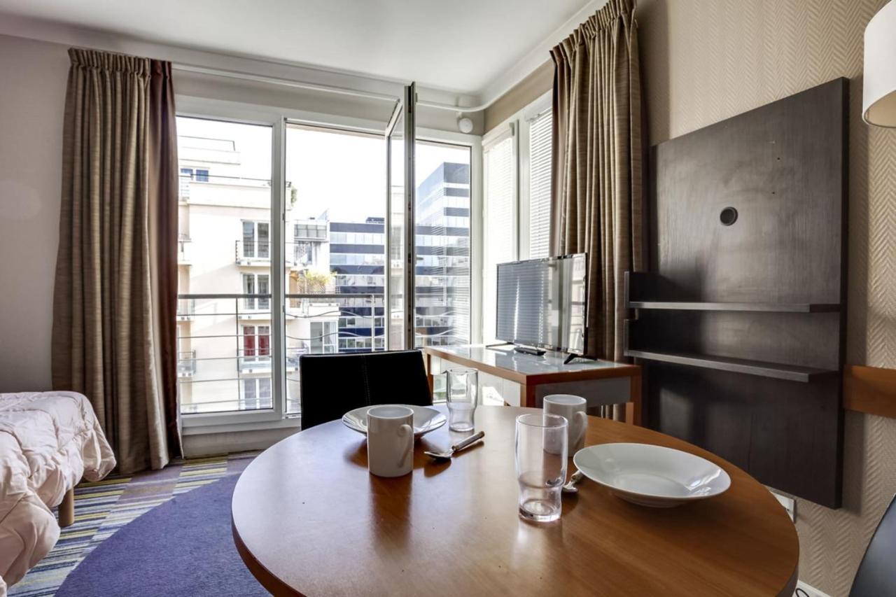 Guestready - Studio Cosy Pres Du Metro Issy-les-Moulineaux Buitenkant foto