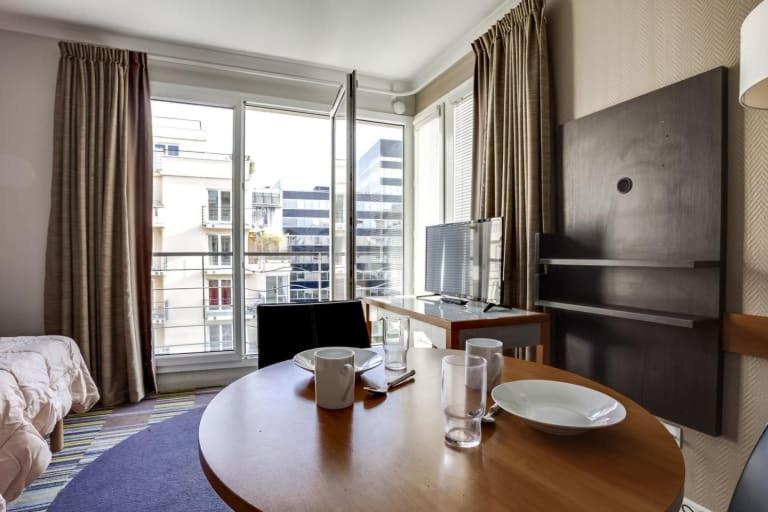 Guestready - Studio Cosy Pres Du Metro Issy-les-Moulineaux Buitenkant foto