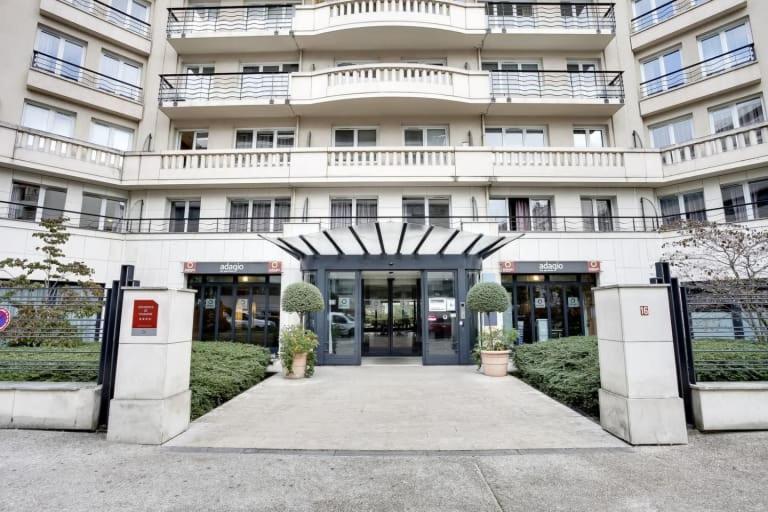 Guestready - Studio Cosy Pres Du Metro Issy-les-Moulineaux Buitenkant foto
